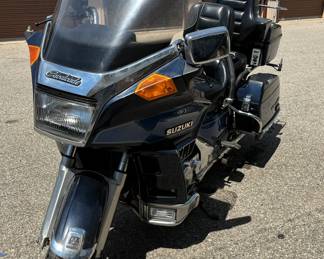 1986 Suzuki Cavalcade LXE - 1400 CC (20,717 Miles)