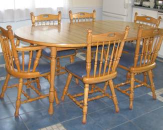 Kitchen set, 6 chairs, 1 leave