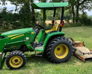 John Deere 3032 E tractor