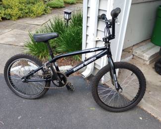 Haro Bikes, small mountain bicycle, needs one or two new tubes,
