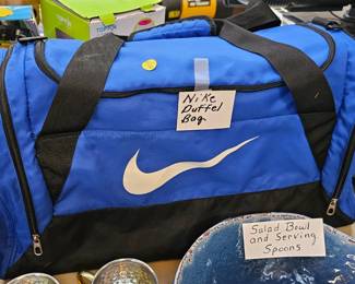 NIKE DUFFLE BAG
