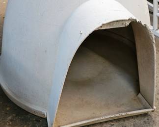DOG HOUSE