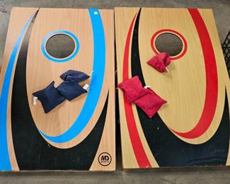 CORNHOLE BOARD GAME