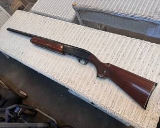 REMINGTON MODEL 1100 12 GA SEMI AUTO SHOTGUN