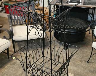 WROUGHT IRON PLANT STAND