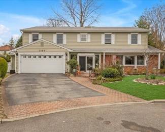 BEAUTIFUL HEWLETT HOME