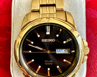 Seiko Solar 100 M Water Resistant V158-0AD0 - Works