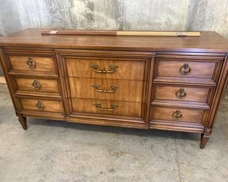 Dresser (mirror and mountings included)