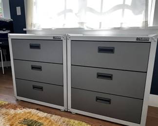 $340 USD     Set of 2 Grey Gladiator 3 Drawer Chests JB240-21     These premium chests offer sophisticated storage with their 3 spacious drawers. Perfect for any room, their elegant grey finish adds a touch of luxury to your decor. Upgrade your home with these exclusive chests today.
Dimensions: 28 x 18 x 32"H 
Condition: Used in very good condition commensurate with age and use. 
Local pick up Lake Oswego, OR 97035.  Shipping suggestions available upon request      https://goodbyhello.com/products/black-metal-full-size-bed-frame-240-20-copy?_pos=15&_sid=9845e4c55&_ss=r