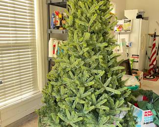 Large Christmas w/ Wheel Base, comes with cover!