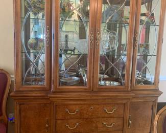 Thomasville Furniture Co. Burled Walnut Large China Cabinet, Beautiful! 
