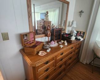 dresser with mirror