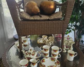 Royal Albert Old Country Roses. Outdoor table and chairs, decorative apple, pear