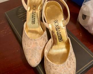 SOCIALITES GLIMMERING Womens Heels