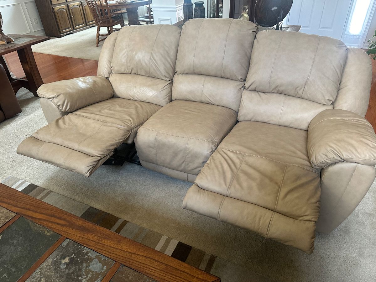 50 OFF SUNDAY Estate Sale in McDonough (Ola... starts on 7/5/2024