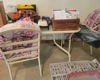 Patio table and Chairs 