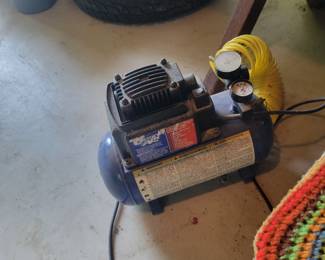 Small air compressor 
