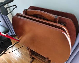 T.v. tray set