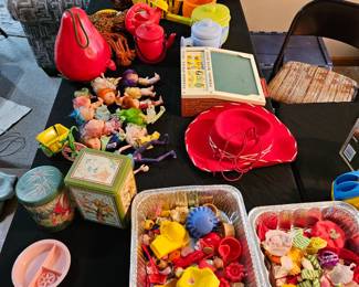 Vintage strawberry shortcake dolls