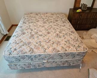 Matress and box spring set