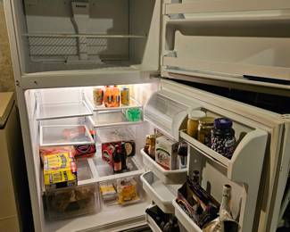 Refrigerator 