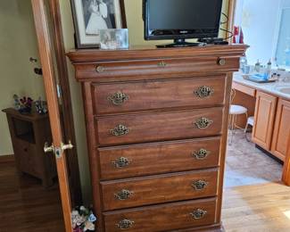 Solid wood dresser