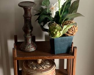 Great selection of home decor items