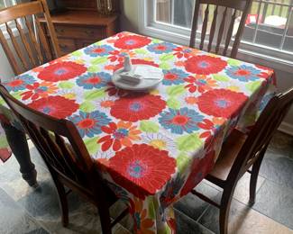 Kitchen table w/ 4 chairs