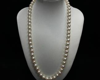 00Mikimoto pearl necklace