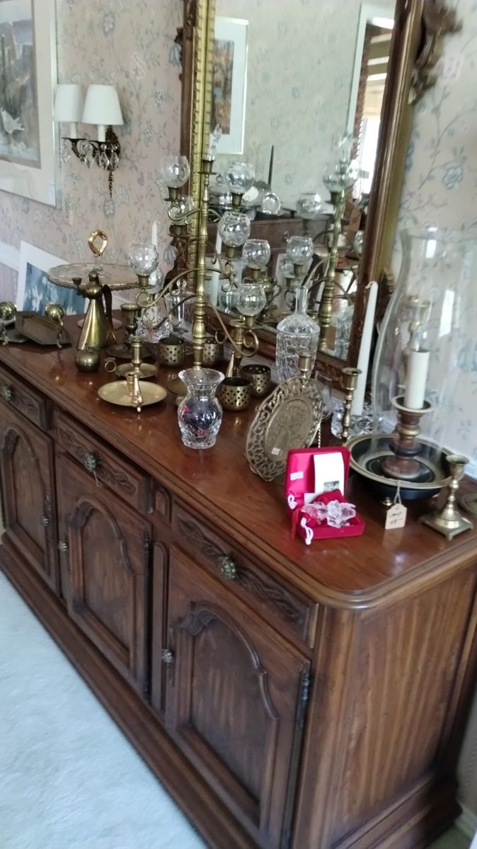 Amazing estate sale Dr. Douglas and Donna Hodge starts on 6/27/2024