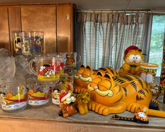 Garfield the cat phones, glasses, etc