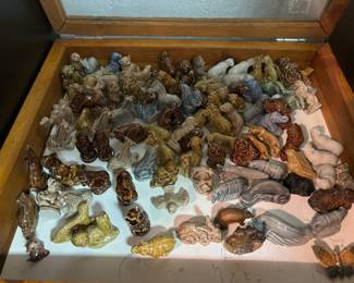 Trays of vintage Wade English Figurines 