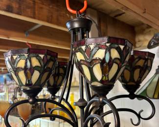 Stained glass hanging light fixture 