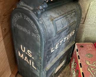 Fantastic 1930's U.S mail box