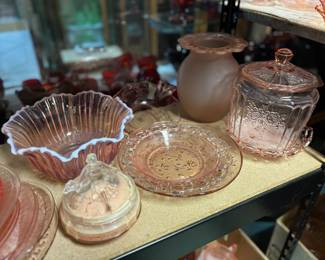 Fenton, depression glass, vintage powder jar