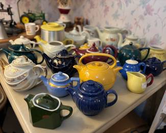 Multitude of vintage tea pots, Hall, cream / sugar sets