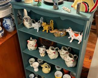 Another matching shelf 