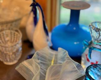 Ruffle dish, penguins