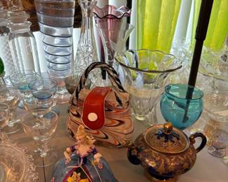 Art glass purse, tea pot, vases, decanter 