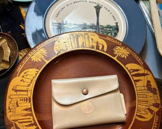 Worlds fair plate, wallet 