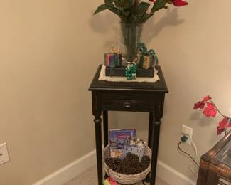 small accent table