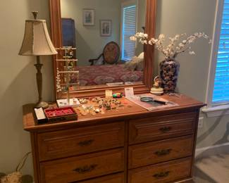 Young-Hinkle 6-drawer dresser with mirror