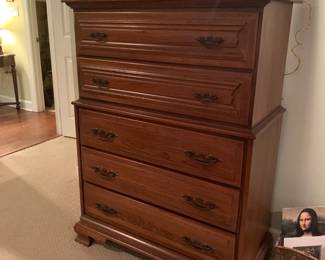 Young-Hinkle chest of drawers