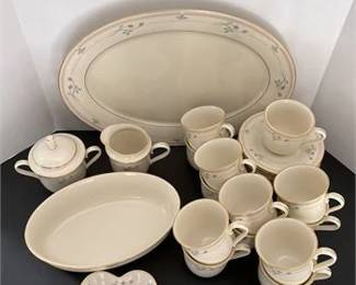 Discontinued Lenox Pink Rose Manor Serving Collection