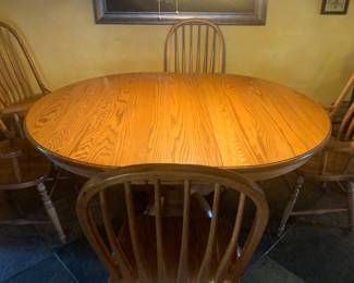 Amish Round Table ~Chairs~Leaves 