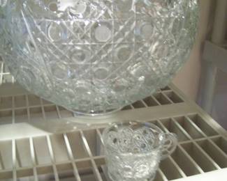 Button and Daisy Punchbowl and 36 cups