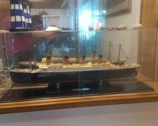 Minicraft RMS Titanic Replica