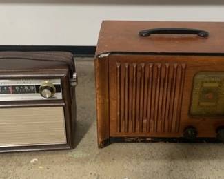 Antique Emerson 1940 Wood Radio , Arvin Radio 