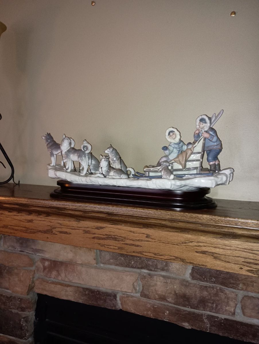 Lladro Eskimo dog sleding
Onward Bound