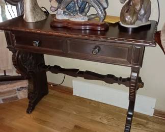 Table with mirror, seen in next photo
Made in Spain 
